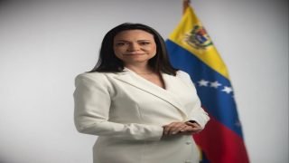 اللجنة النرويجية تمنح جائزة نوبل للسلام إلى الفنزويلية “ماريا كورينا ماشادو”.