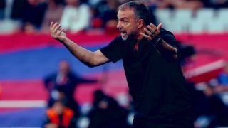 برشلونة سيتقدم باحتجاج رسمي على طرد هانسي فليك بالبطاقة الصفراء الثانية وذلك في محاولة للسماح له بالجلوس على دكة البدلاء في مباراة الكلاسيكو ضد مدريد.