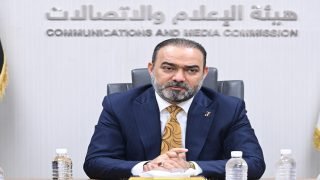 ابتزاز مالي وتسقيط سياسي وراء نشر مقطع عائلي خاص برئيس هيئة الإعلام والاتصالات وزوجته ام أطفاله وخلط مكشوف للأوراق