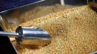 استقرار نسبي في أسعار الذهب العالمية مع ترقب المستثمرين بيانات اقتصادية أميركية حاسمة تحدد اتجاه السياسة النقدية للفيدرالي خلال الفترة المقبلة