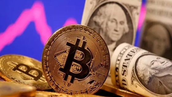 هبوط حاد في أسعار البتكوين إلى ما دون ثلاثة وتسعين ألف دولار وسط ضبابية مالية وتراجع حاد بعد ذروة قياسية بلغت مئة وستة وعشرين ألف دولار