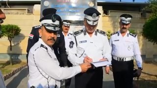 مدير المرور العام يتابع ميدانياً معاملات المواطنين