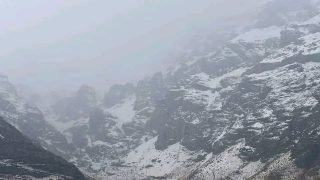 الأبيض يحل على جومان.. أول تساقط للثلوج يزين جبال إقليم كردستان