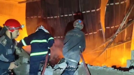 الدفاع المدني يسيطر على حريق كبير داخل مخزن للأخشاب جنوب شرق بغداد دون تسجيل إصابات بشرية