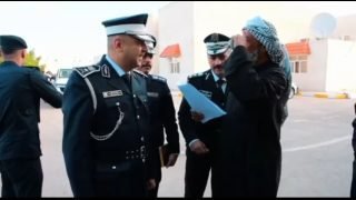 مدير المرور العام يشرف ميدانياً على إنجاز معاملات المواطنين