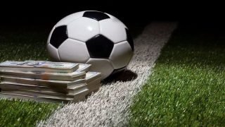 تم توقيف 14 لاعب في تركيا، بعد ثبوت قيامهم بالمراهنة على فوز الفريق المنافس في مباريات فريقهم.