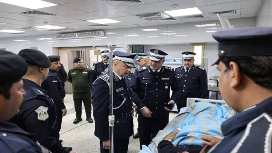مدير المرور العام يتفقد الحالة الصحية لمنتسب أُصيب بحادث دهس أثناء الواجب