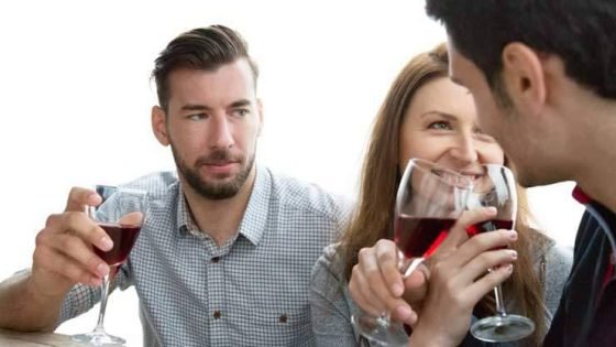 دراسة جديدة: غيرة الرجال فيما بينهم أشد من غيرة النساء من بعضهم البعض بـ7 أضعاف.