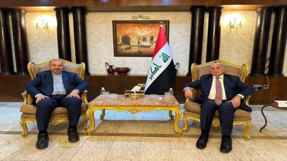 سفير ايران يسلم وزير الخارجية رسالة رسمية من نظيره الايراني عباس عراقچي تتناول وجهة نظر ايران بشأن الوضع السياسي والامني في المنطقة و عدد من القضايا الاقليمية.