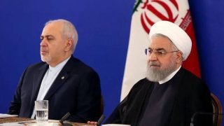 “بتوجيه من خامنئي”.. الأمن الإيراني يعتقل الرئيس الاسبق “حسن روحاني” ووزير الخارجية الاسبق ” محمد جواد ظريف”؛ بتهمة خيانة النظام ودعم الاحتجاجات الجارية الان في ايران.