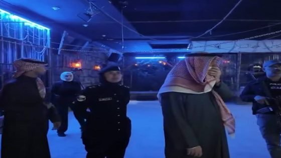 وزير الداخلية الكويتي: ضبط حسينية “غير مرخصة” داخل منزل تقيم شعائر دينية “مخالفة للقانون وتزعج الجيران”.