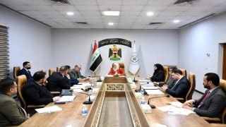 وزارة المالية تحسم التسويات الحسابية بين وزارتي النفط والكهرباء وتؤمن حصص الشركات النفطية