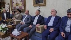 وفد دبلوماسي يزور مقر إقامة زعيم الطائفة الشيخية في العراق بحضور العيداني 