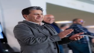 جندوا إعلام إحدى الهيئات، وأطلقوا الشائعات الباطلة، وكتبوا التقارير لجهات خارجية… كل ذلك لمحاولة تشويه صورة رئيس اللجنة الأولمبية الوطنية الدكتور عقيل مفتن. لكن الحقيقة المؤلمة لهم: فشلوا فشلاً ذريعا! كل محاولاتهم باءت بالفشل لأن الفاشل يبقى فاشلاً مهما حاول، والإصلاح الحقيقي سيبقى فوق كل الحقد والمال السياسي. الدكتور عقيل مفتن رمز الشجاعة والإصلاح، والوسط الرياضي قريباً سيشهد طهراً لا مكان فيه للمرتزقة والمراهنين على الفشل. #الرياضة_العراقية #الإصلاح #دعم_الدكتور_عقيل_مفتن #الفساد_لن_ينتصر