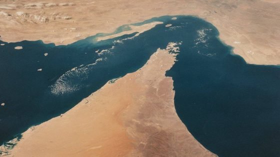 خبير قانوني: الدفاع الشرعي في المضائق الدولية بين السيادة والالتزام الدولي