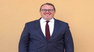 القائم بالأعمال الأمريكي “جوشوا هاريس”: أي حكومة عراقية يجب أن تبقى مستقلة استقلالاً كاملاً ومركّزة على تعزيز المصالح الوطنية لجميع العراقيين.