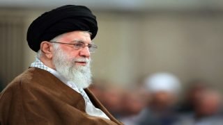أكسيوس عن مستشار لترامب: لدى البنتاغون خطة لكل سيناريو بينها اغتيال المرشد الإيراني خامنئي ونجله مجتبى.
