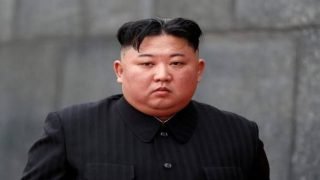 حزب العمال الحاكم في كوريا الشمالية يعيد انتخاب الزعيم “كيم جونغ أون” أميناً عاماً للحزب بـ”موافقة لا تتزعزع” من أعضائه والشعب والجيش.