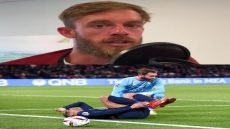 الحارس الجزائري ألكسندر أوكيدجا عن مبابي : عندما يأتي إليك يبدو وكأنه هادئ ولا يشعر بالضغط، لكن بمجرد أن يواجه أي صعوبة أو لم يقدم مباراة جيدة أو خسر باريس كان يبدأ في شتم الآخرين