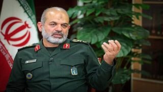 نائب قائد الحرس الثوري “احمد وحيدي” تسلم منصب قائد الحرس الثوري خلفاً للجنرال “محمد باكبور”