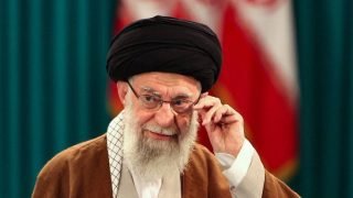 الحرس الثوري الإيراني: سننتقم من قتلة القائد خامنئي بشكل ساحق وحاسم
