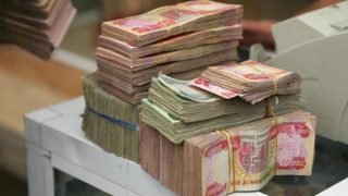 خبير قانوني : يدعو لصرف الرواتب قبل العيد: مسؤولية إنسانية لتخفيف الأعباء عن المواطنين