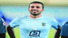وفاة اللاعب الكويتي فهد عبد العزيز اثر الـقصف قبل قليل اللاعب قبل عشره أيام التحق بالجيش الكويتي