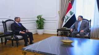 رئيس مجلس الوزراء محمد شياع السوداني يستقبل مدير عام مكتب منظمة التعاون الإسلامي محمد سمير النقشبندي ويبحثان التحديات التي تواجه العالم الإسلامي وسبل توحيد الجهود لمواجهتها