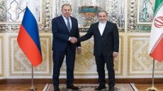 الخارجية الروسية: لافروف وعراقجي يناقشان عبر الهاتف الوضع المتدهور بشدة في الشرق الأوسط بسبب العدوان الأمريكي والإسرائيلي.