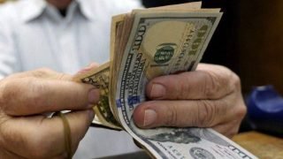 سعر صرف الدولار اليوم السبت: سعر البيع 154500 ديناراً وسعر الشراء 153500 ديناراً لكل 100 دولار أمريكي