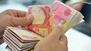 مستشار رئيس الوزراء: الحكومة ستلجأ للاقتراض لتأمين الرواتب بحال استمرار الحرب. – العراق محصن مالياً لمدة 5 أشهر