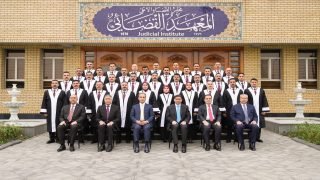 رئيس مجلس القضاء الأعلى خلال حفل تخرج دورة القضاة (48): المعهد القضائي منارة علمية ومهنية رفد القضاء بخيرة الكفاءات.