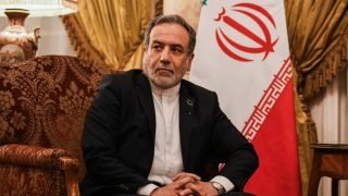 وزير الخارجية الإيراني: بعد أسبوعين من الحرب أصبح البيت الأبيض يتوسل للعالم بما في ذلك الهند لشراء النفط الروسي