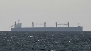 المستشار الاقتصادي للبيت الأبيض: ناقلات النفط بدأت عبور مضيق هرمز بشكل متقطع.