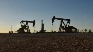 رويترز: ارتفاع العقود الآجلة لخام برنت بنسبة 5%