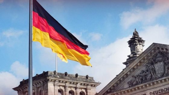 الحكومة الألمانية: ندعو لوقف فوري وغير مشروط للهجمات في المنطقة وحان الوقت للتوصل إلى حل دبلوماسي.