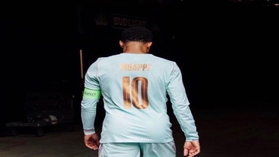 كيليان مبابي : ‏بالنسبة لي ، كأس العالم هي البطولة الأهم، بطولة أعظم اللاعبين على مر التاريخ، عندما يُقال لي إنني قد أصبح هدافها التاريخي، لا أستطيع حتى تصديق ذلك