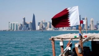 قطر تصدر حالة التأهب القصوى عقب هجوم صاروخي وتحذر المواطنين من مغادرة منازلهم