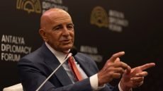 مبعوث ترامب “توم باراك” ينهي أحلام الانفصال.. زمن “الأقاليم المنفلتة” انتهى ولا نفط خارج خزينة بغداد