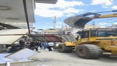 حملة لإزالة التجاوزات في شارع التربية وسط ميسان