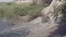 تلوث خطير يهدد دجلة تصريف مياه آسنة من مبزل الزيوت إلى النهر