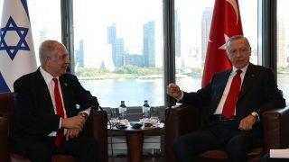 نتنياهو يهاجم اردوغان: ستواصل إسرائيل تحت قيادتي محاربة النظام الإيراني ووكلائه، على عكس أردوغان الذي يتساهل معهم ويرتكب مجازر بحق مواطنيه الأكراد