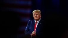 صحفي صهيوني مقرب من نتنياهو: ترامب استسلم فعلياً لإيران