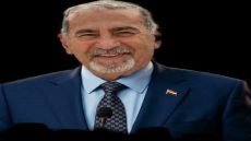 تحت نظر رئيس الوزراء علي الزيدي، يبقى السؤال الثقافي الأكثر حضوراً بين الأدباء والفنانين: هل تتجرأ الحكومة هذه المرة على إخراج وزارة الثقافة والسياحة من دائرة المحاصصة، لتكون وزارة تُدار بعقل ثقافي حقيقي لا بتوازنات سياسية؟