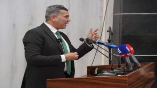 ( رحم الله امرأً عرف قدر نفسه )