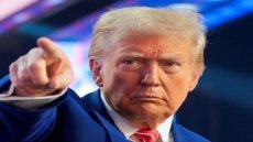 رويترز عن ترامب: إما اتفاق شامل أو عودة للحرب ضد إيران. – التطبيع مع إسرائيل يجب أن يكون “إلزامياً”.