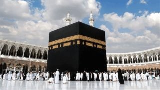 في ظاهرة فلكية نادرة.. الشمس تتعامد فوق الكعبة المشرفة يوم عيد الأضحى المبارك