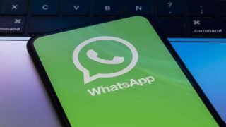 تطبيق WhatsApp يعمل على تطوير ميزة جديدة لمستخدمي iPhone تتيح معرفة جهات الاتصال النشطة حالياً أو مؤخراً من واجهة موحدة، دون الحاجة لفتح المحادثات بشكل منفصل.