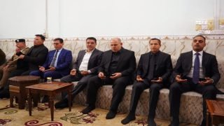 نيابةً عن محافظ البصرة المهندس أسعد العيداني، قدّم وفد حكومي واجب العزاء لذوي ضحايا حادث الحافلة الذي وقع على طريق ذي قار – البصرة، وضمّ الوفد نائب محافظ البصرة الإداري ماهر إبراهيم العامري ورئيس مجلس المحافظة خلف البدران ورئس اللجنة الأمنية في مجلس المحافظة عقيل طالب الفريجي ومحافظ ذي قار هيثم الحمداني.