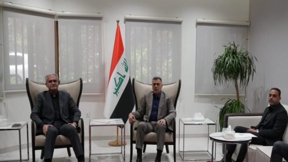 أكد نائب محافظ البصرة الإداري ماهر العامري أن محافظ البصرة المهندس أسعد العيداني ترأس اجتماعاً مشتركاً مع مدير شركة نفط البصرة باسم عبد الكريم بحضور عدد من المسؤولين في ديوان المحافظة وشركة نفط البصرة مشيراً إلى أن الاجتماع تطرق إلى عدد من القضايا والملفات المشتركة المتعلقة بتعزيز التعاون والتنسيق بين الحكومة المحلية وشركة نفط البصرة بما يخدم المصلحة العامة ويدعم جهود التنمية وتطوير الخدمات في المحافظة